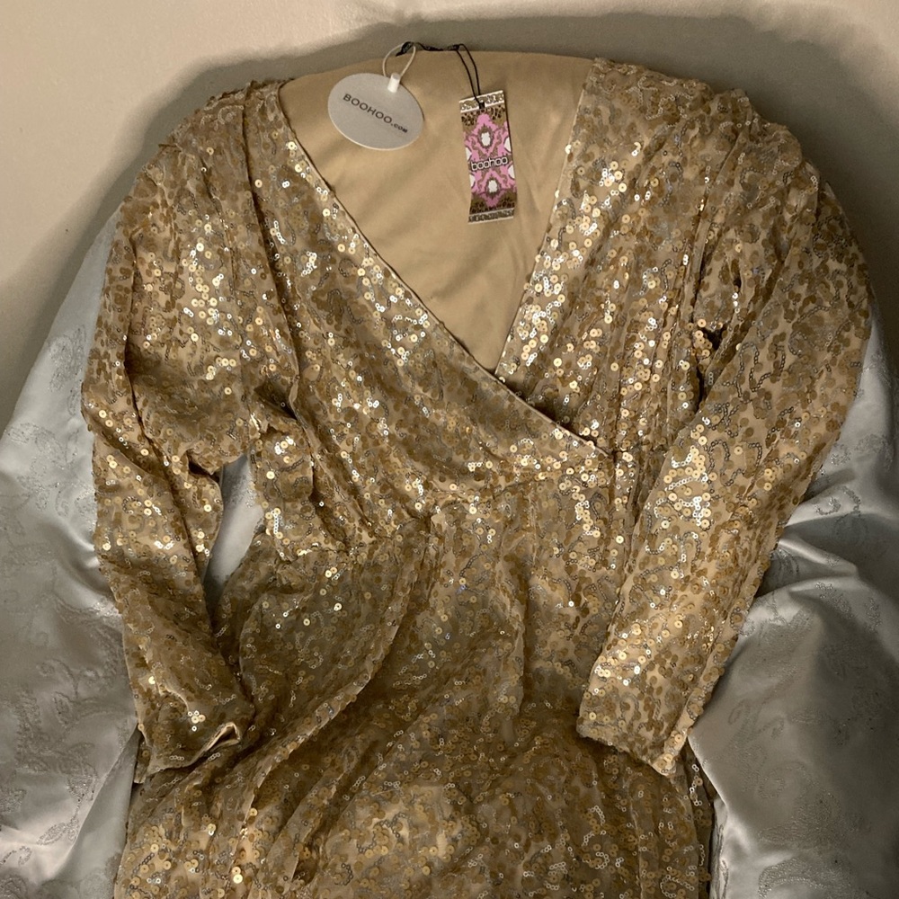 Beautiful glitter and sequins top size 24 W.